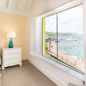Deluxe Ocean Front King Room